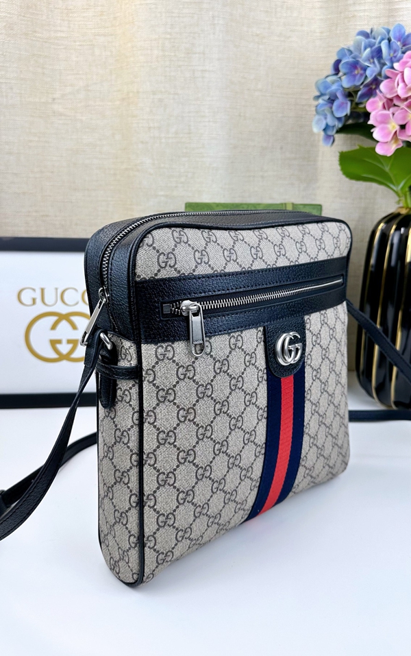 激安グッチバッグコピー背面デザイン